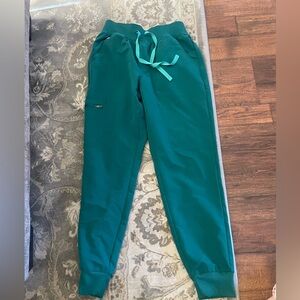 Hunter Green Figs Zamora joggers XSP